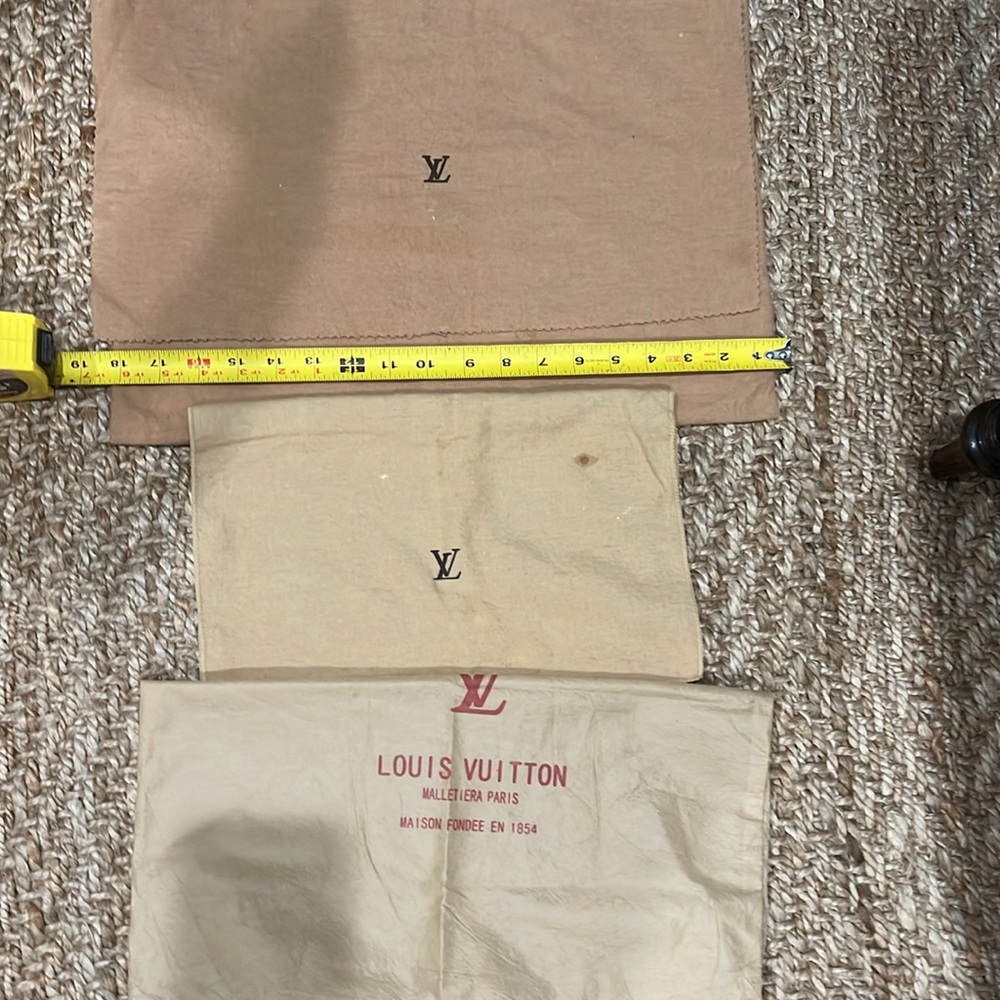 3 Louis Vuitton Dust Bagel VTG
